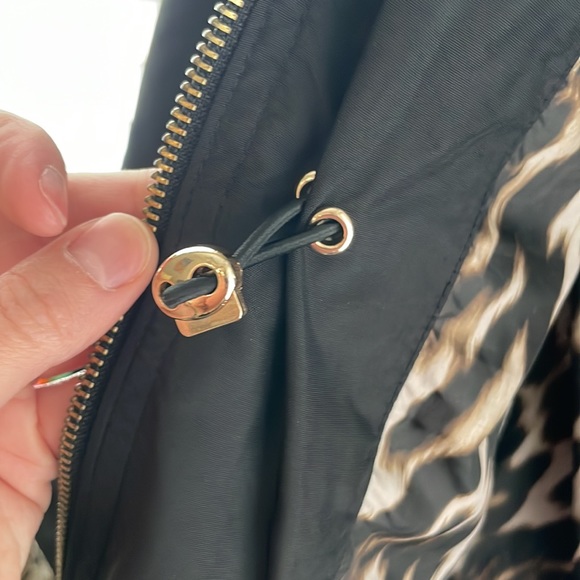 Michael Kors coat / jacket super comfy and the best on a rainy day - dress it up - Picture 10 of 13